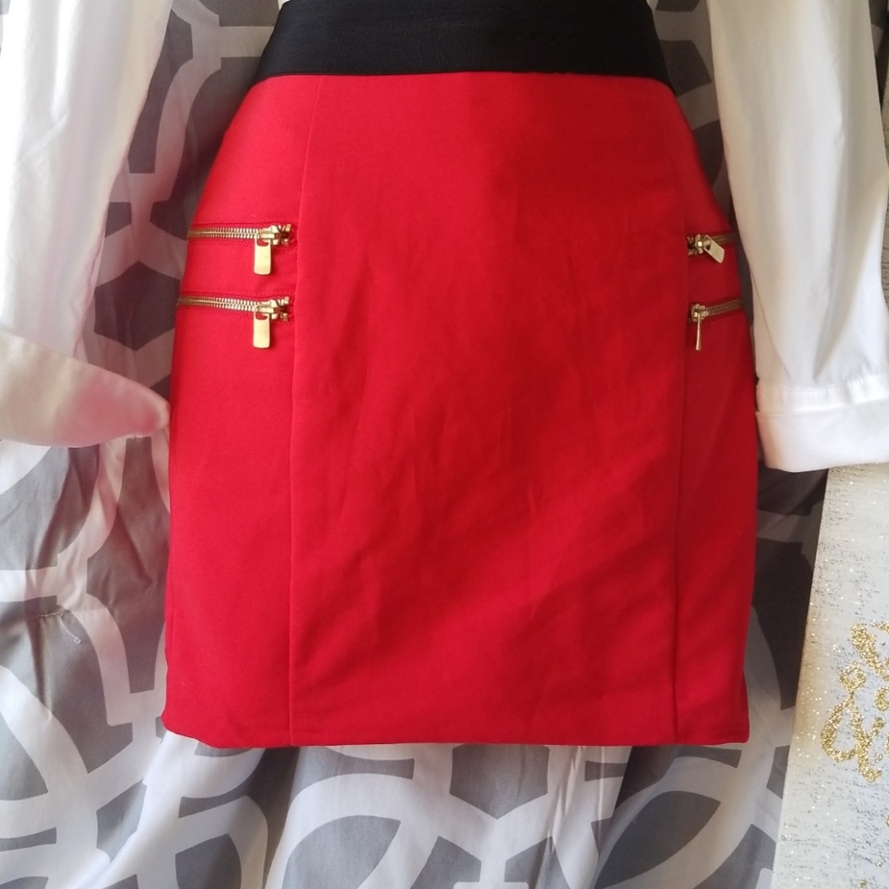 💚MINI BRIGHT RED SKIRT